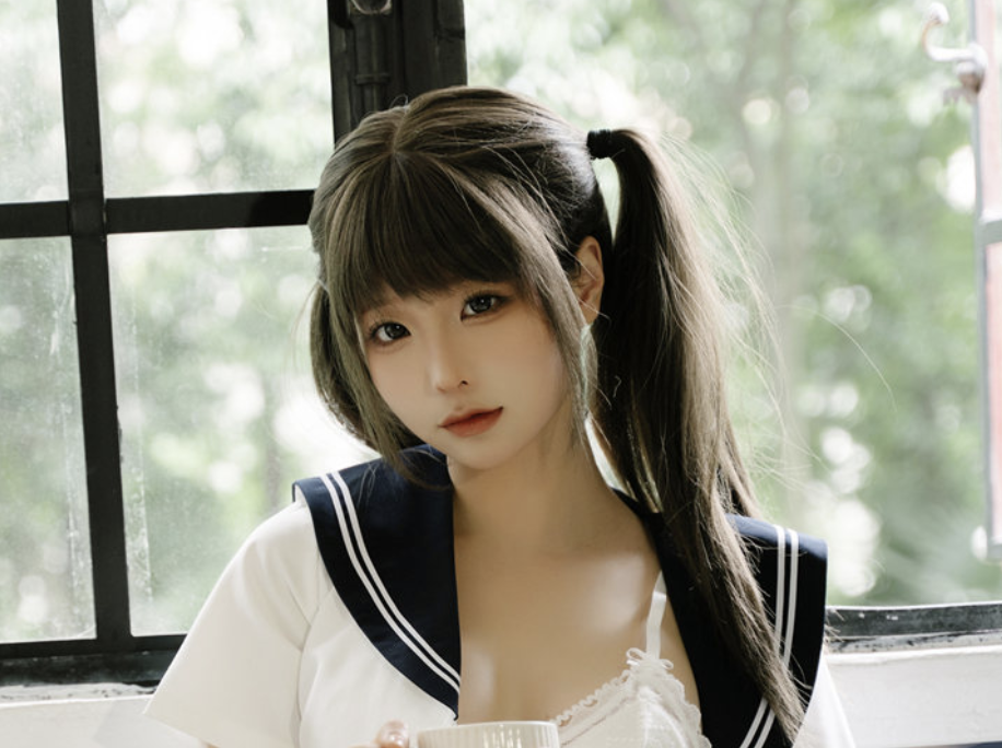 蠢沫沫的“苗家风情”大秀：穿上苗族服饰，秒变小仙女！-瓜次元