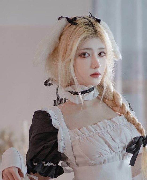 00后美少女南桃momoko：颜值与身材双杀，60万粉丝为她疯狂！-瓜次元