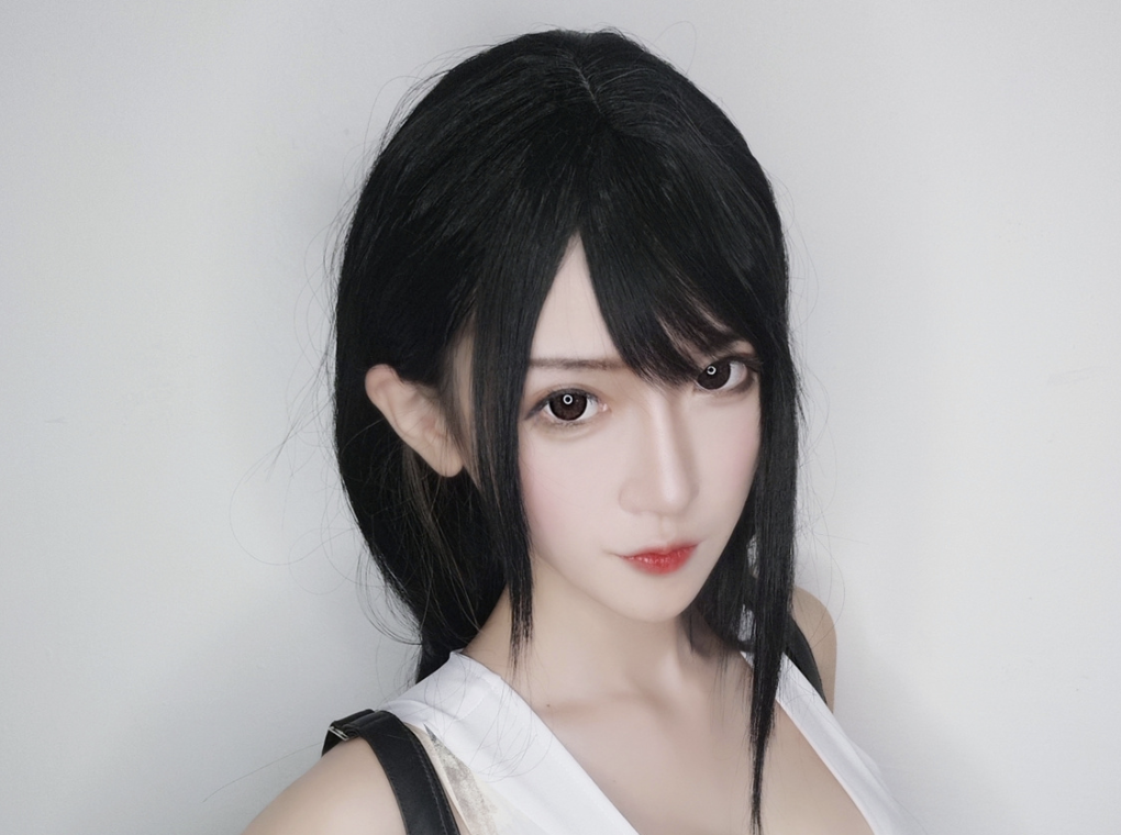 腐团儿：斗鱼颜值女王与她的“战术后退”传奇-瓜次元