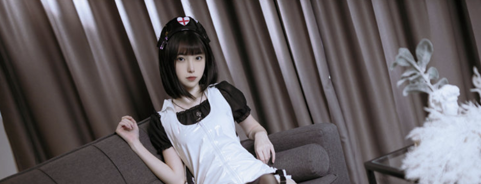 许岚LAN泳池竞泳写真：水中的梦幻女神，心跳加速的视觉盛宴-瓜次元