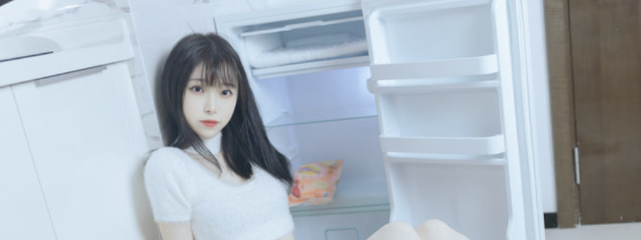 短发少女许岚LAN：佛系博主的清新魅力，带你回到年少时光！-瓜次元