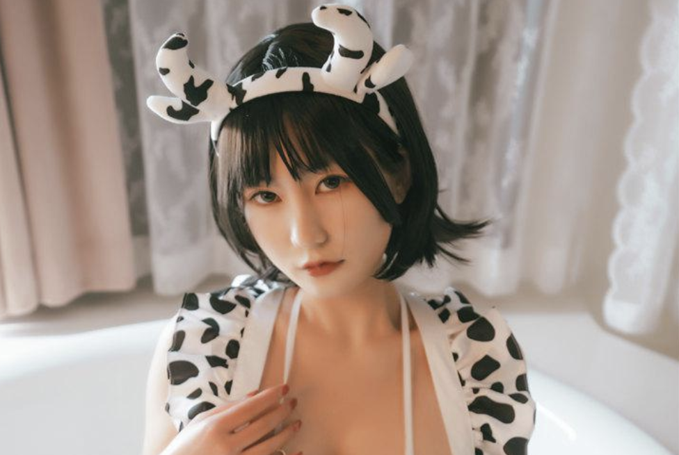 星澜澜妹：COS界的“直男杀手”，甜美与火辣的完美融合-瓜次元
