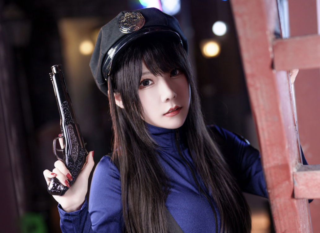 香草喵露露的女警造型：冷酷与性感的完美碰撞-瓜次元
