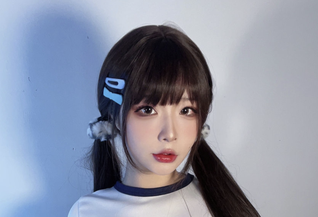 心动预警！Coser yuuhui玉汇的女服务员制服，可爱到犯规！-瓜次元