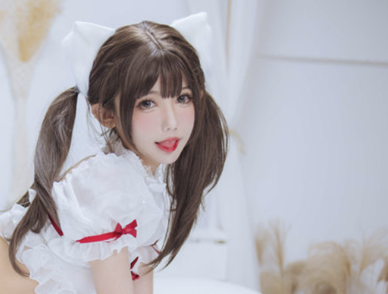 仙女月的魔法变身：胜利女神爱丽丝COS，一场视觉与心灵的盛宴！-瓜次元
