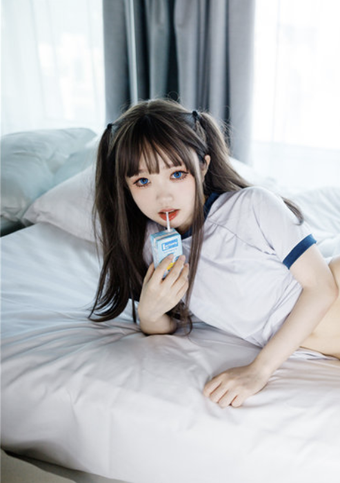 神沢永莉的魔法镜头：蕾姆和风服装摄影的艺术之旅-瓜次元