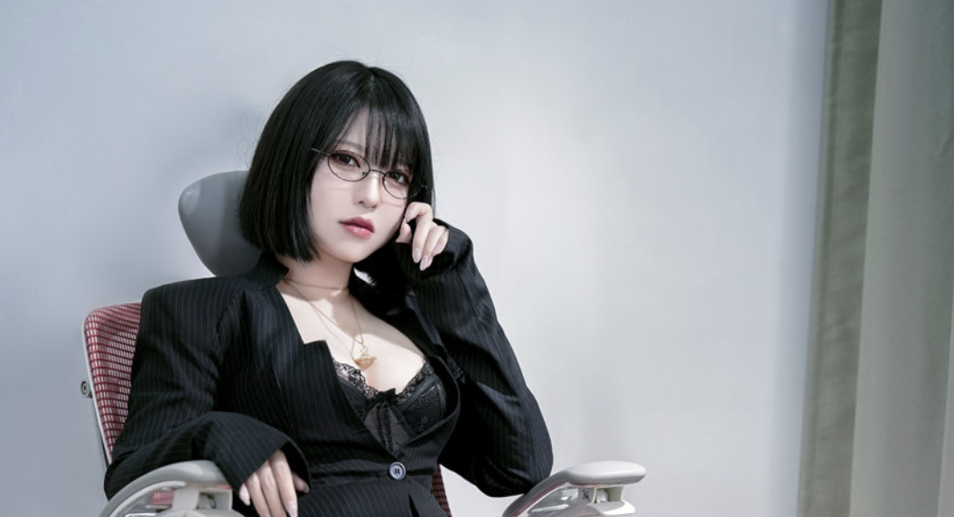 图片[2]-从Coser到主播：半半子的多重魅力与独特人生-瓜次元
