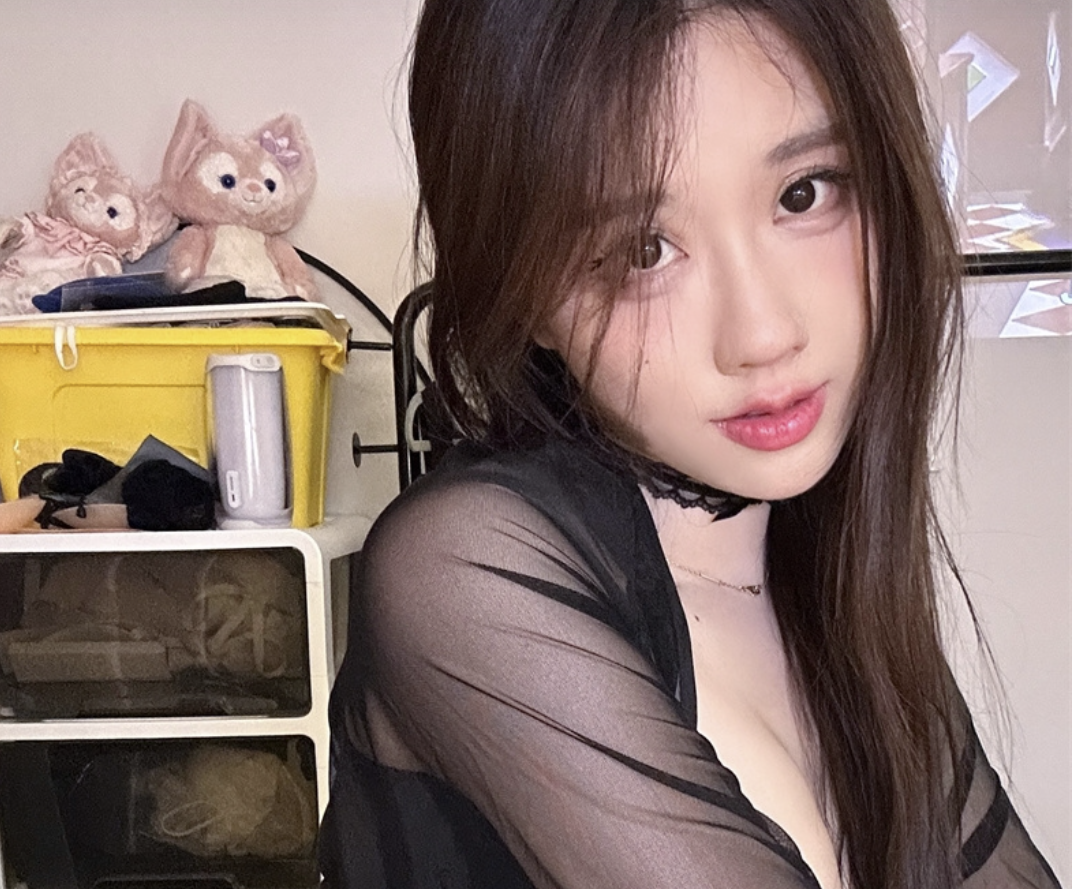 轩子巨二兔所有图片合集分享，维密中的百变女神-瓜次元