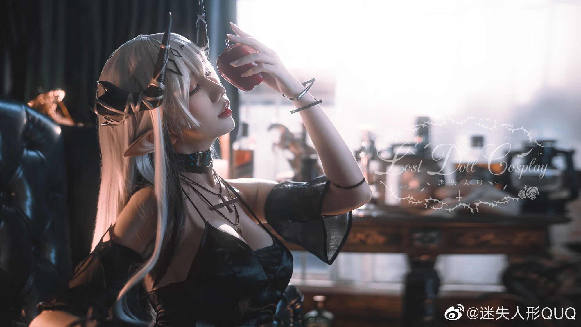 迷失人形QUQcos明日方舟——泥岩，清纯冷艳并存的美女COSER-瓜次元