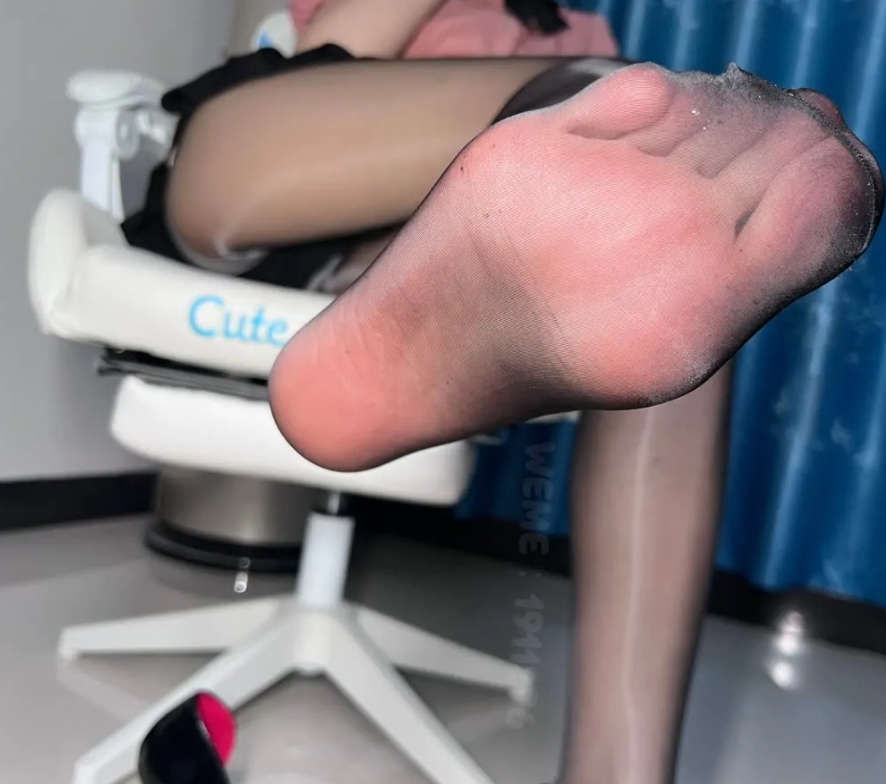 白龙猫女微密圈写真以及视频合集